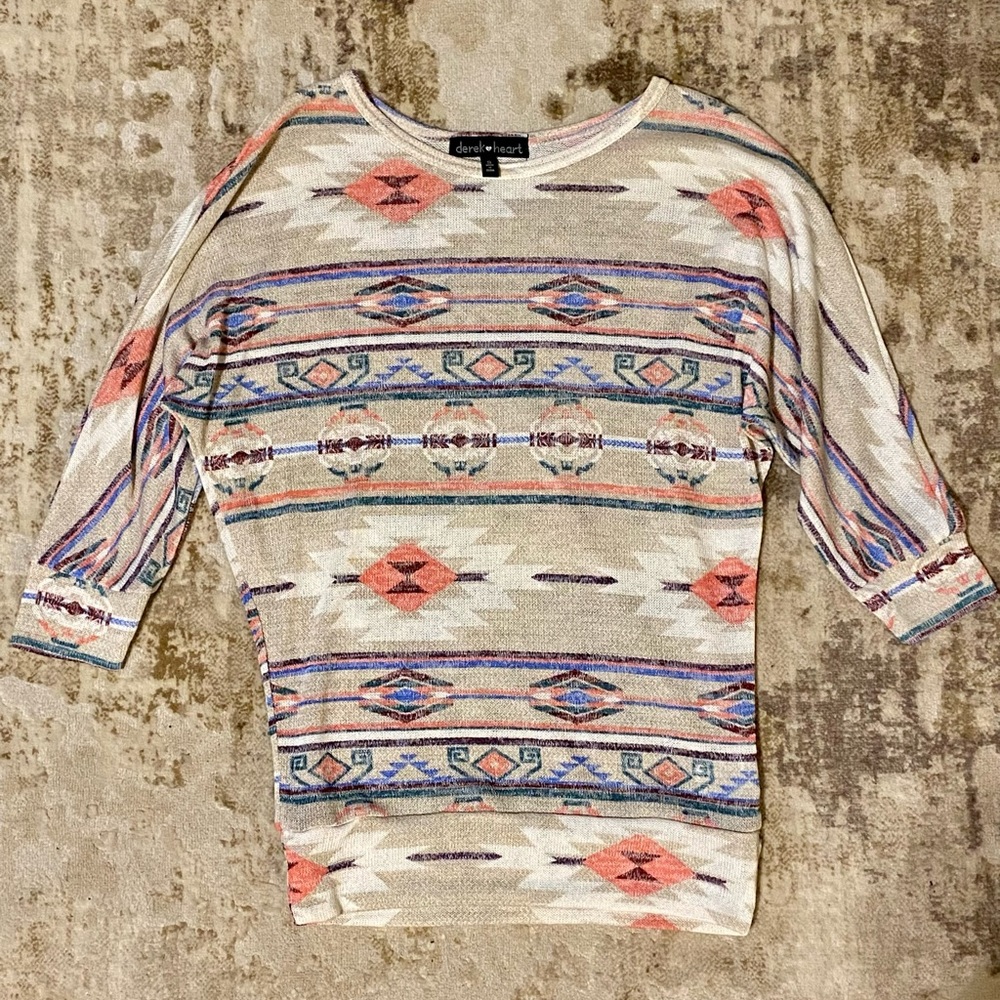 Lightweight with 3/4” sleeves, Derek Heart, Size Small. EUC